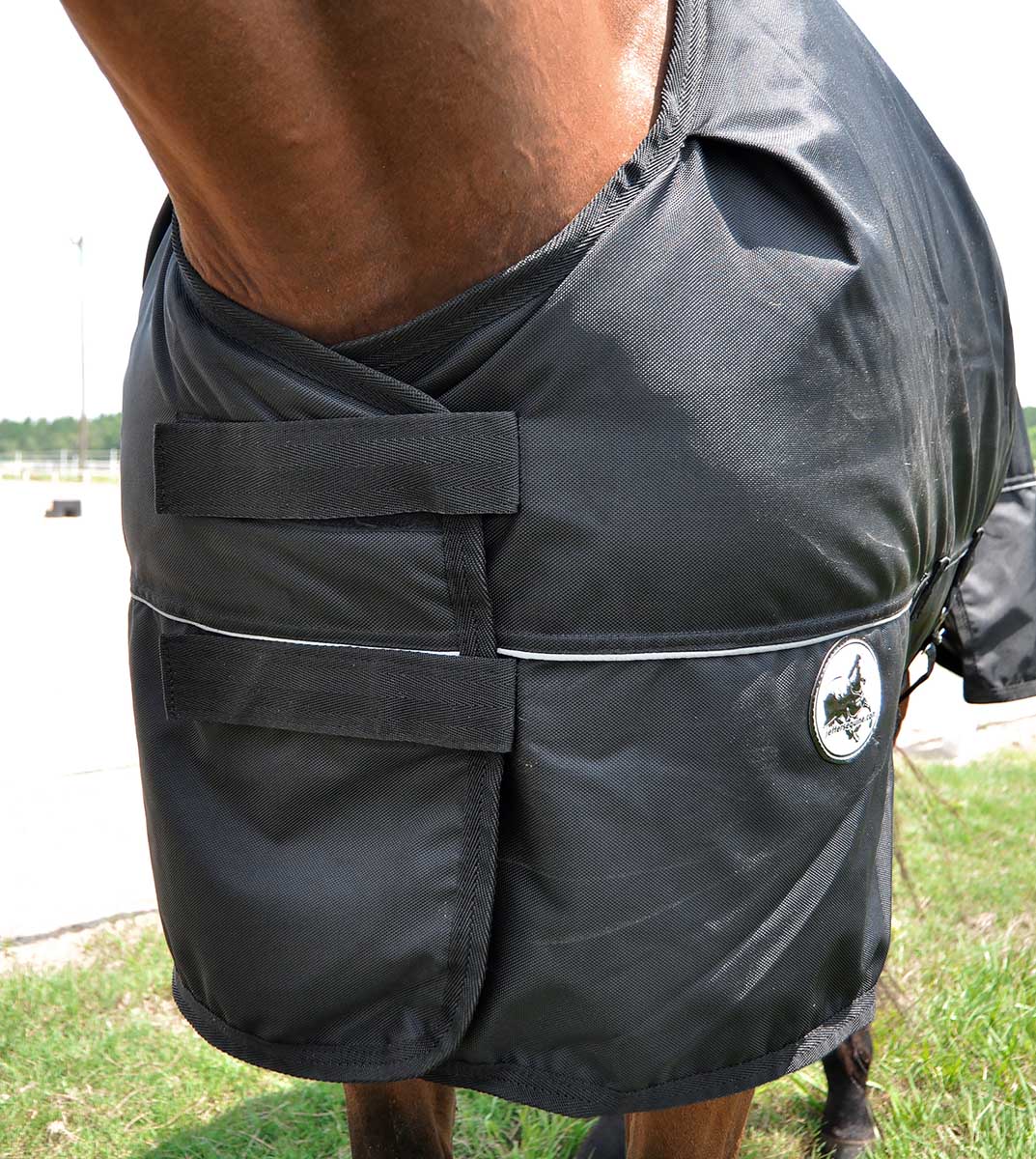 Supreme Plus 1680 Denier Heavy Weight Horse Turnout Blanket, 360 gram fill, Blk/Blk - Buy Pet Shop