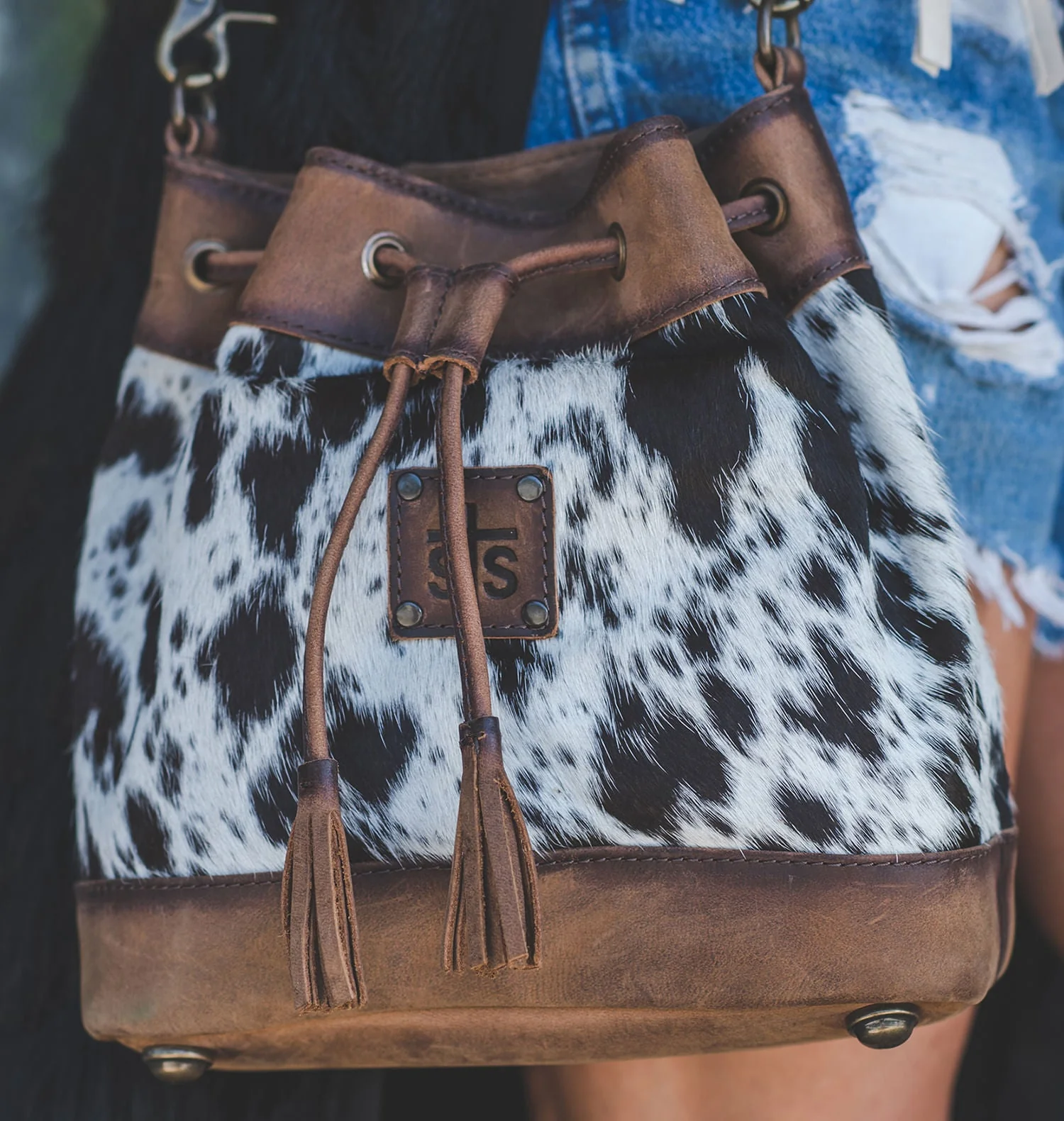 STS Cowhide Bucket Bag - Buy Pet Shop